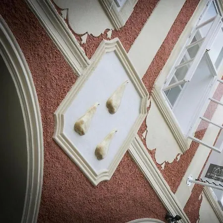 U Tri Hrusek & Hotel apartamentowy