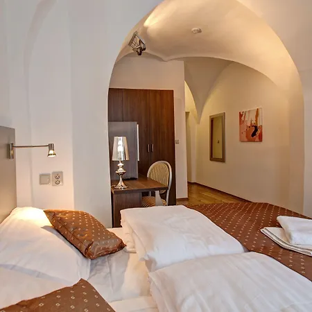 U Tri Hrusek & Hotel apartamentowy