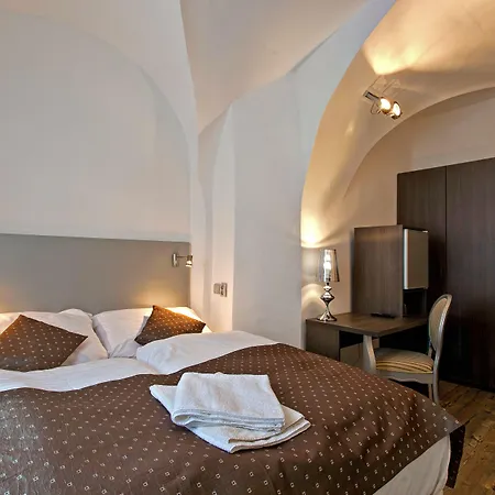 U Tří Hrušek Suites&apartments 4*