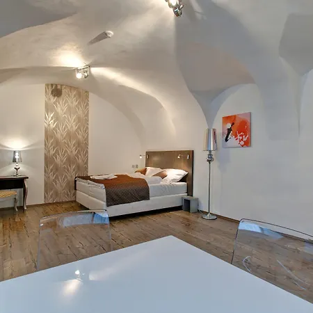 U Tri Hrusek & Aparthotel Ceske Budejovice