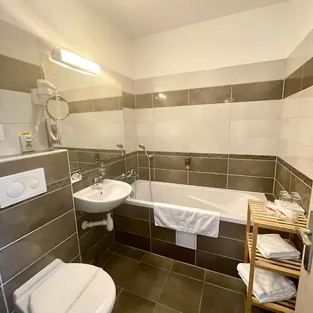 U Tri Hrusek & Czeskie Budziejowice