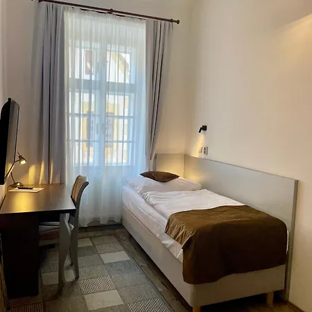 U Tri Hrusek & Hotel apartamentowy 4*