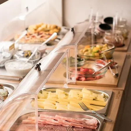 U Tří Hrušek Suites&apartments Aparthotel 4*