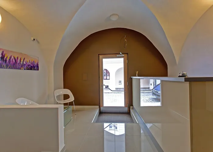 U Tri Hrusek & 아파트호텔 4*