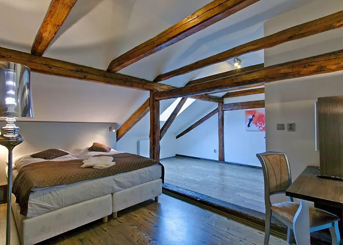 U Tri Hrusek & 4* 체스케부데요비체