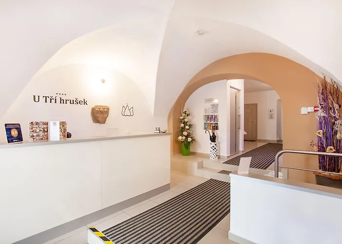U Tri Hrusek & 4*
