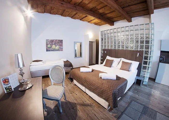 아파트호텔 U Tri Hrusek & 체스케부데요비체