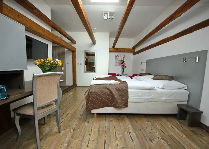 U Tri Hrusek & 아파트호텔 체스케부데요비체