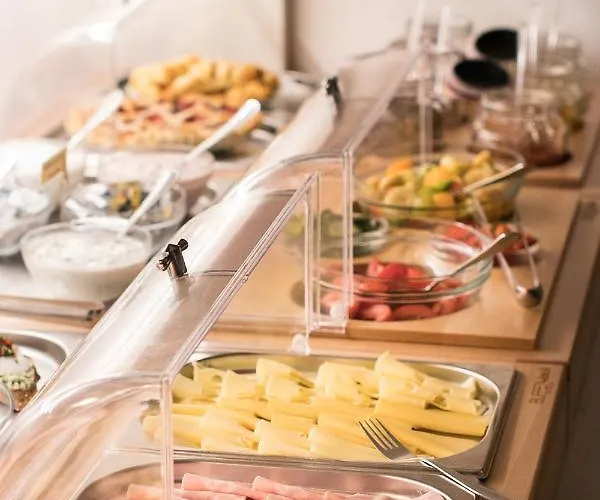 U Tri Hrusek & 아파트호텔 4*