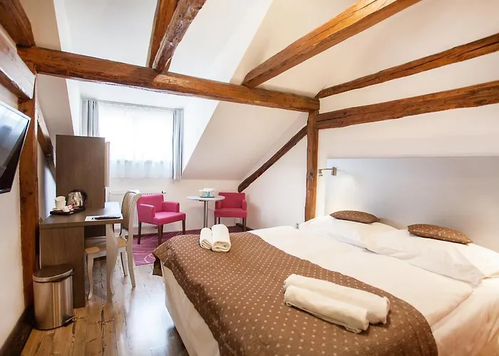 U Tri Hrusek & 아파트호텔 체스케부데요비체